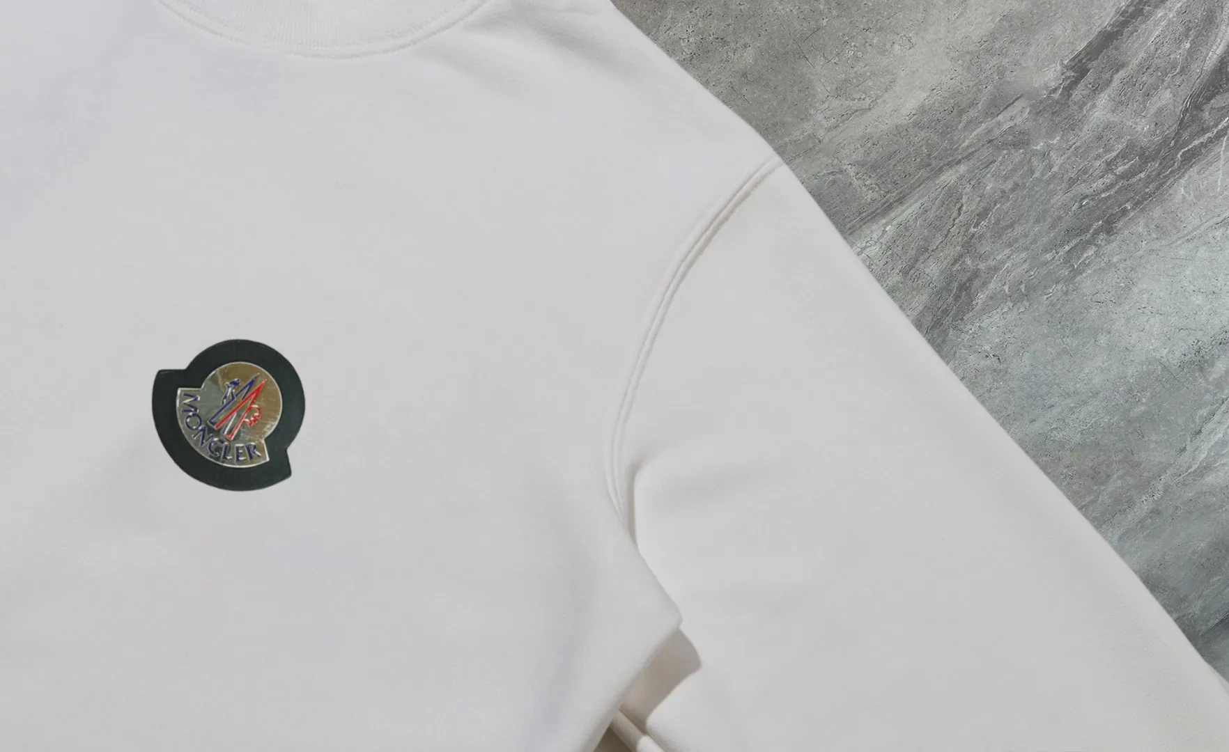 〖 𝐌𝐎𝐍𝐂𝐋𝐄𝐑~ 〗 440g ， 😎 ， ， Factory 2025 T ， ， Premium LOGO， Same Style ：Black White Size：S M L XL 2XL
